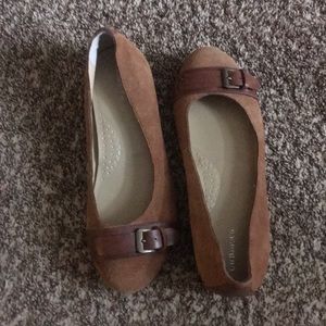NWOT Brown Suede flats